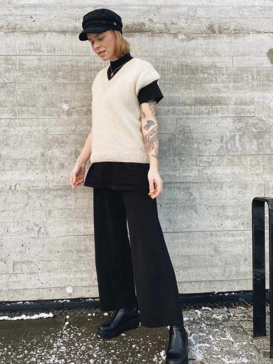 Weekend Slipover V-neck